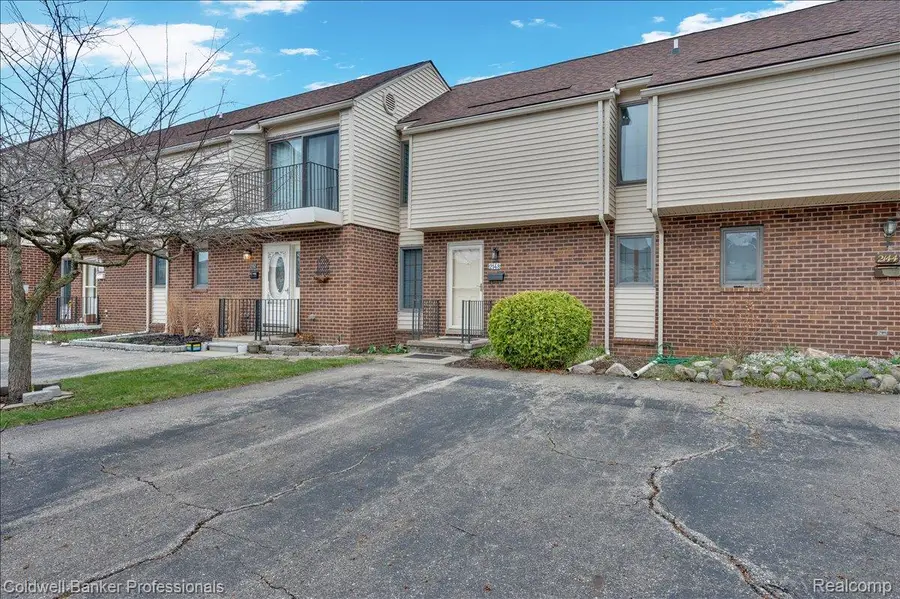 2148 Village West Drive S, Lapeer, MI 48446 - #3