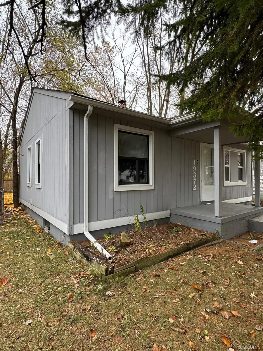 19372 Woodbine Street, Detroit, MI 48219 - #2
