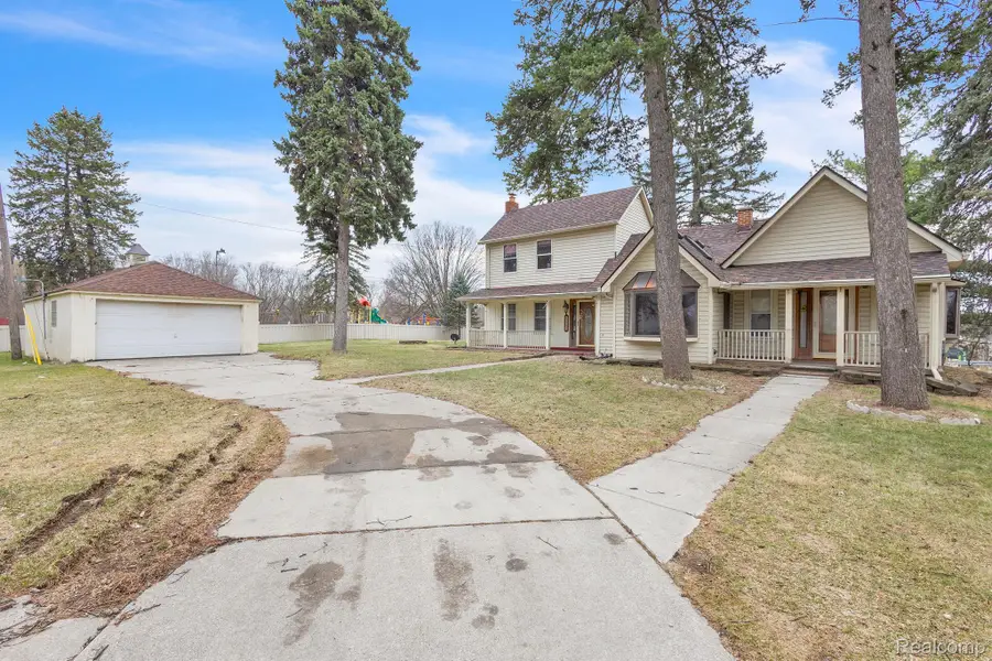 8202 N Inkster Road, Dearborn Heights, MI 48127 - #2