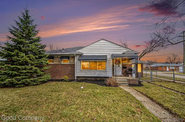 28900 Ursuline Street, StClairShores, MI 48081