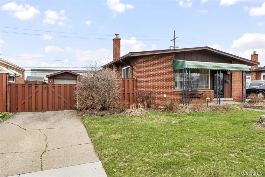 30124 Garry Avenue, Madison Heights, MI 48071 - #2