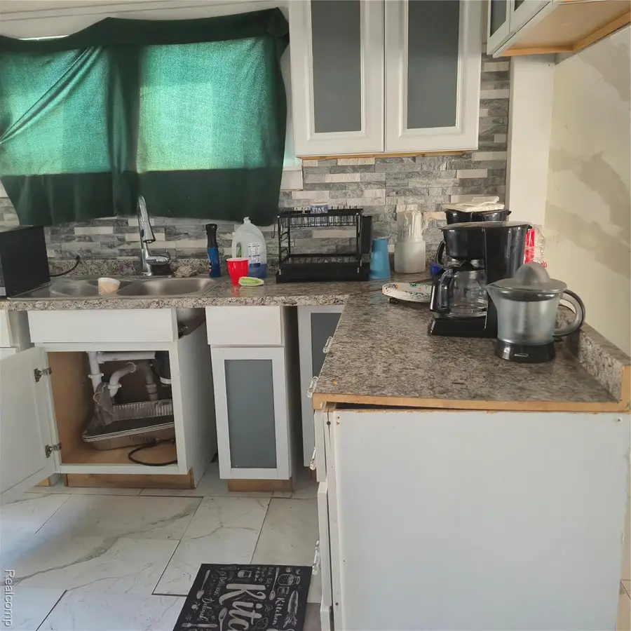 9360 Cheyenne Street, Detroit, MI 48228 - #2