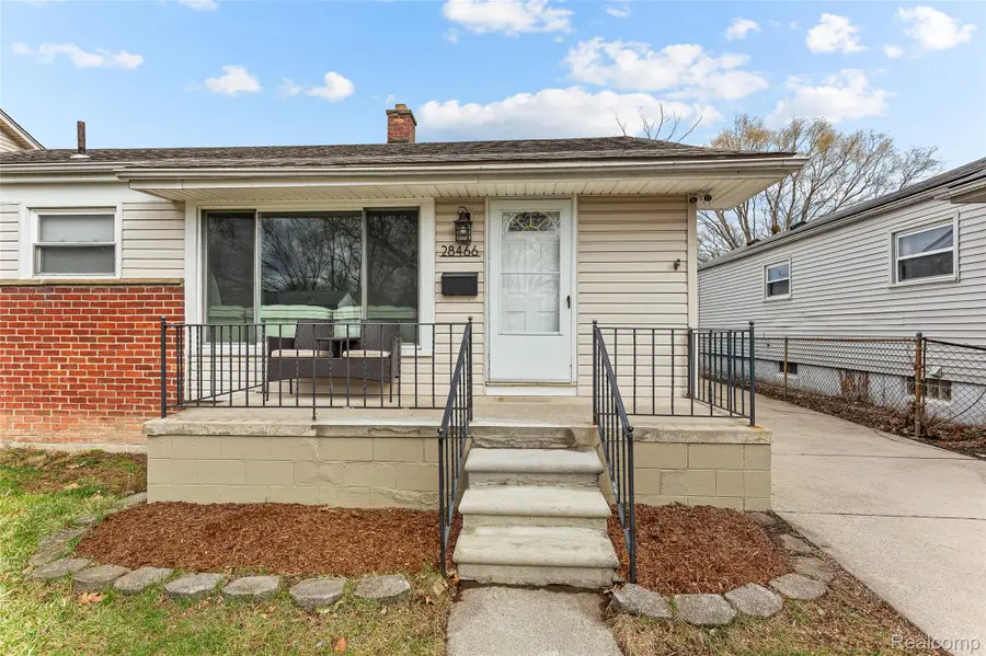 28466 Balmoral Street, Garden City, MI 48135 - #3