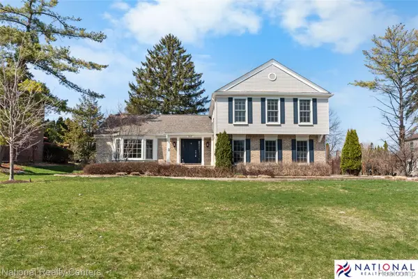 3412 Buckingham Trail, WestBloomfield, MI 48323