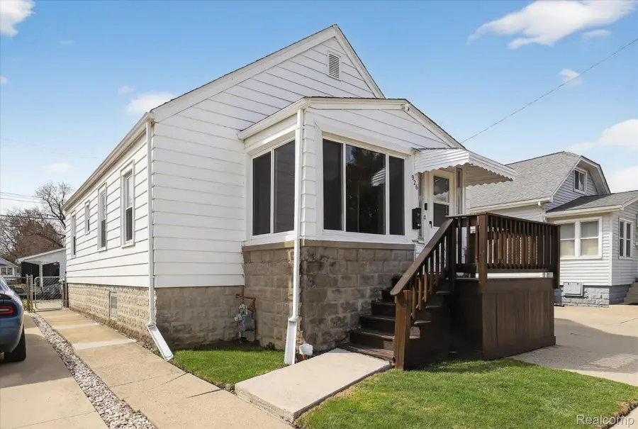 926 Kentucky Court, Monroe, MI 48161 - #2