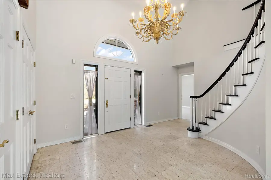 3673 York Court, Bloomfield, MI 48301 - #2