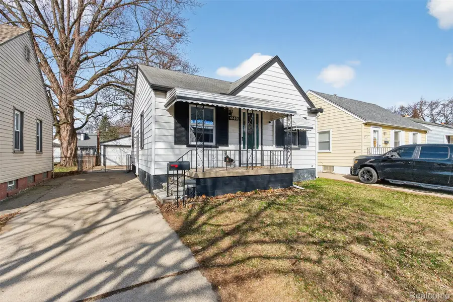 4140 Syracuse Street, Dearborn Heights, MI 48125 - #2