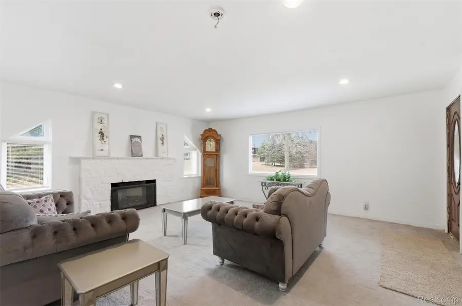 297 Starr Avenue, Pontiac, MI 48341 - #3