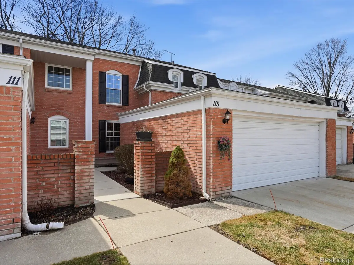 115 Manor Way, Rochester Hills, MI 48309 - #1