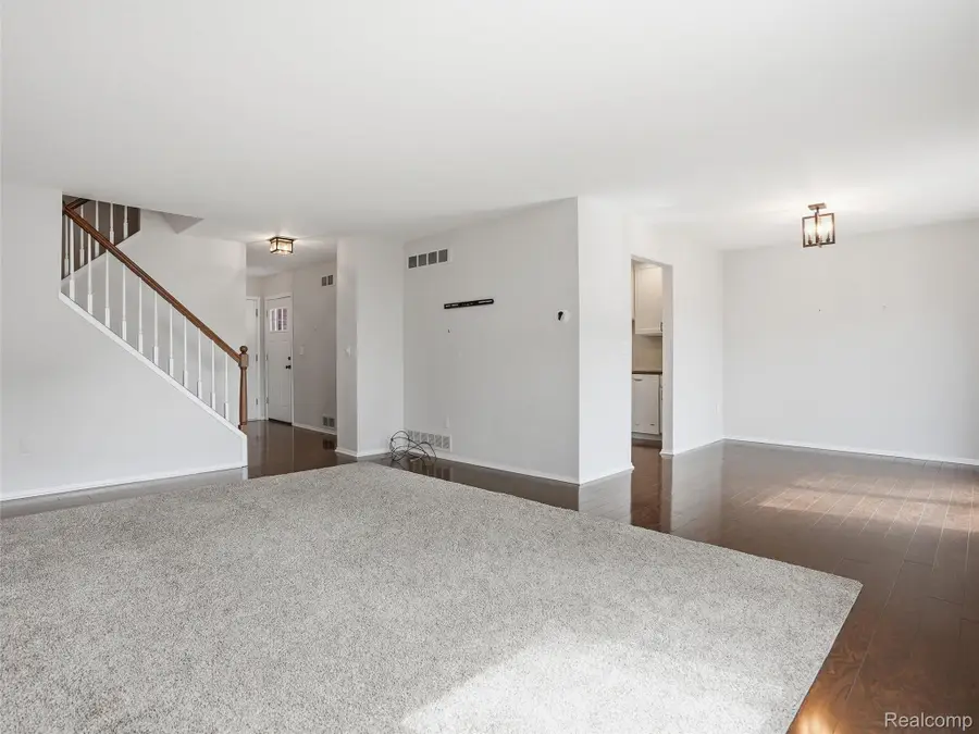 115 Manor Way, Rochester Hills, MI 48309 - #3
