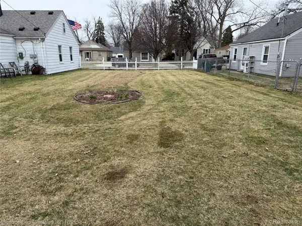 2012 Moorhouse Street, Ferndale, MI 48220