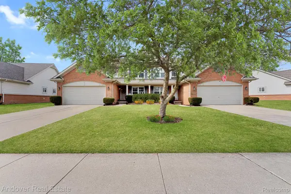 23714 N Park Drive, NewBoston, MI 48164