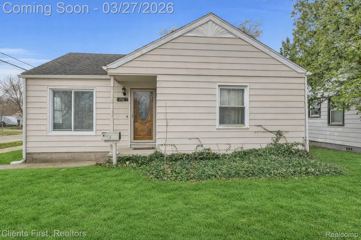 24301 Stanford Street, Dearborn Heights, MI 48125 - #1