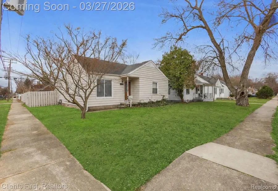 24301 Stanford Street, Dearborn Heights, MI 48125 - #2