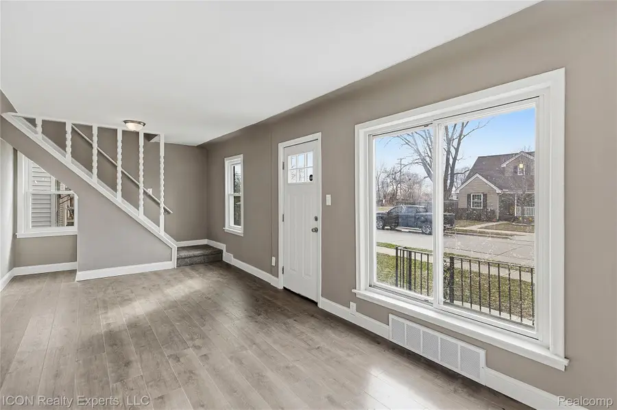 21022 Helle Avenue, Warren, MI 48089 - #3