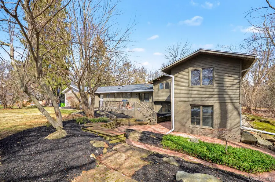 7250 Cedarcroft Lane, West Bloomfield, MI 48322 - #2