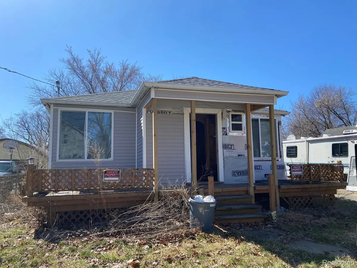 2428 Illinois Avenue, Flint, MI 48506 - #1