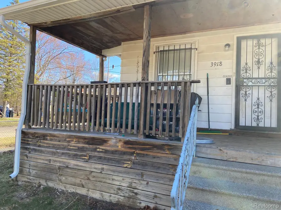 3918 Trumbull Avenue, Flint, MI 48504 - #2