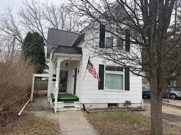 17 Stapleton Street, MtClemens, MI 48043