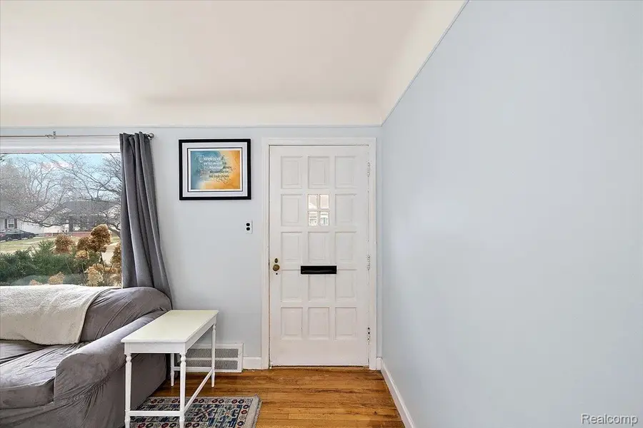 26097 Brettonwoods Street, Madison Heights, MI 48071 - #2