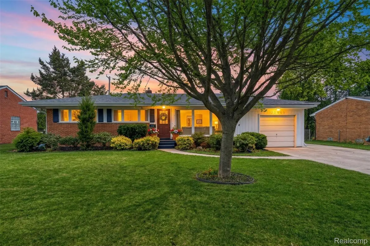 22960 Manning Street, Farmington, MI 48336 - #1