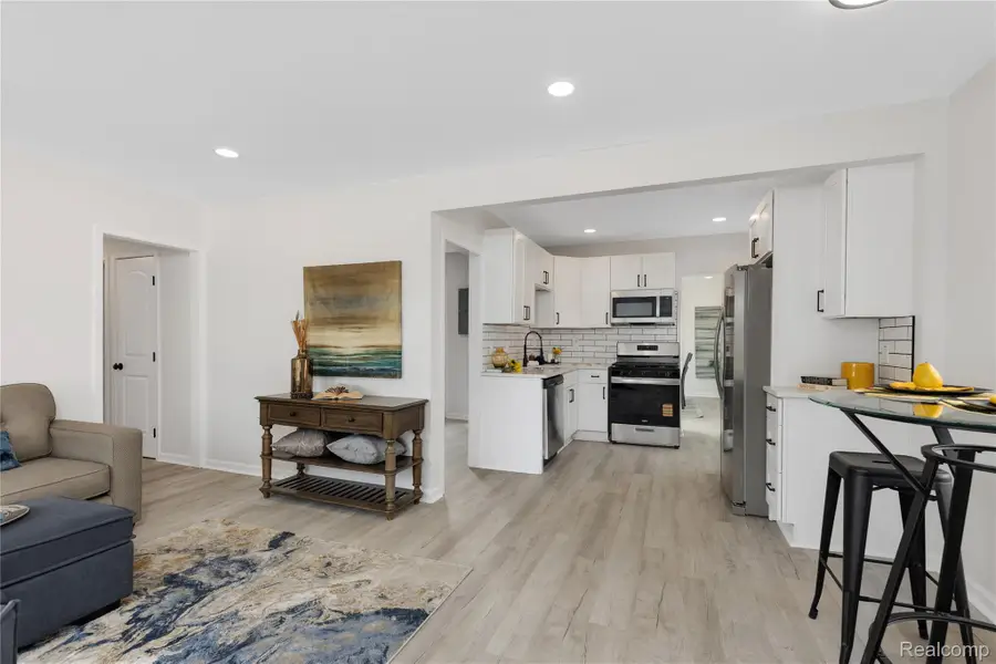 26707 Alger Boulevard, Madison Heights, MI 48071 - #3