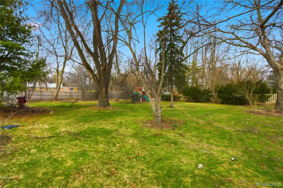 29256 Utley Road, Farmington, MI 48334 - #3