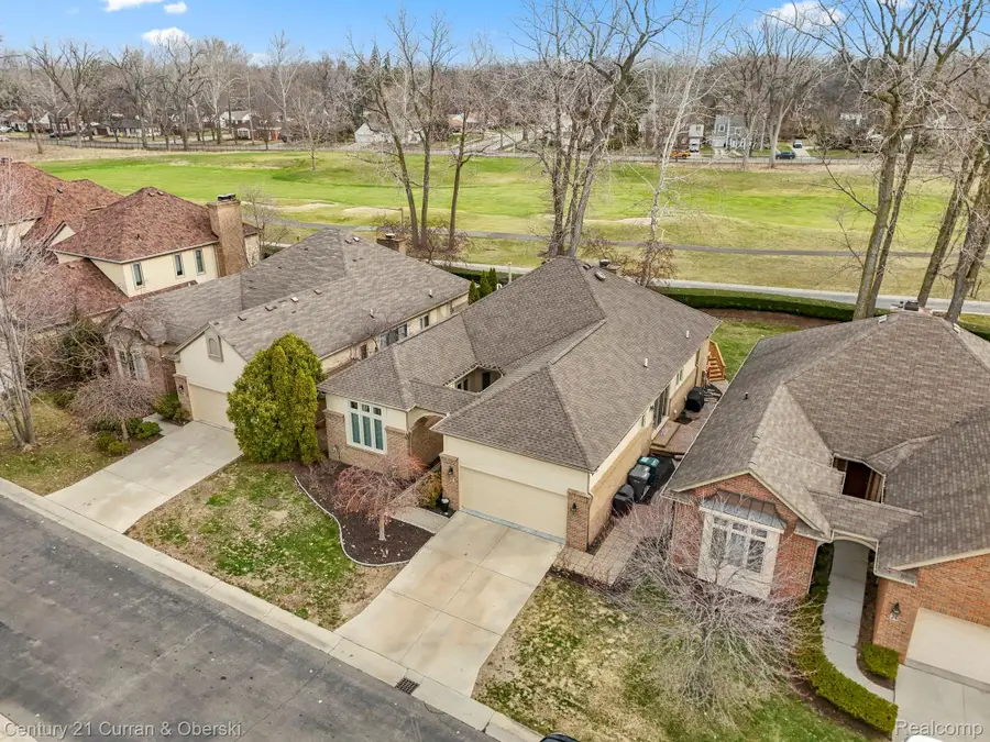 28 Turnberry Lane, Dearborn, MI 48120 - #3