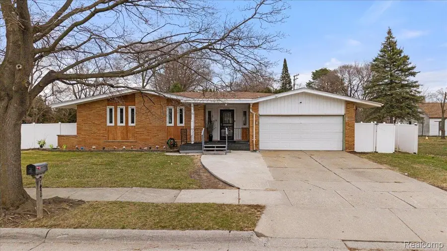 21076 Masch Avenue, Warren, MI 48091 - #2