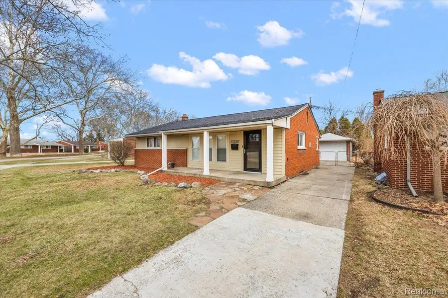 32076 Saint Annes Drive, Warren, MI 48092 - #2