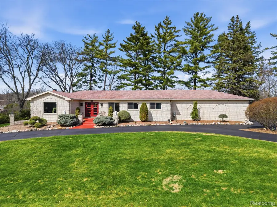 4886 Beacon Hill Drive, Bloomfield Hills, MI 48301 - #2