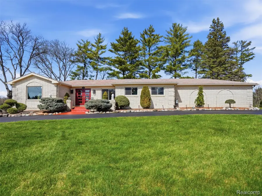 4886 Beacon Hill Drive, Bloomfield Hills, MI 48301 - #3