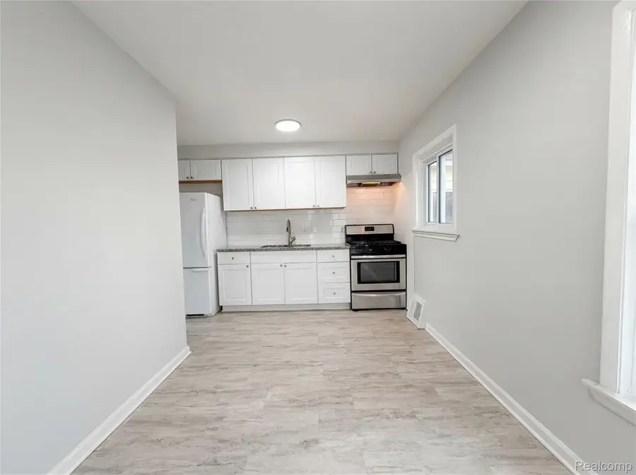 22103 Wilmot Avenue, Eastpointe, MI 48021 - #2