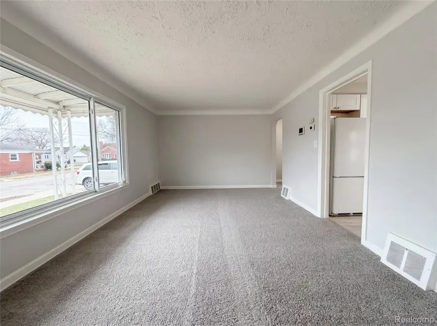 22103 Wilmot Avenue, Eastpointe, MI 48021 - #3