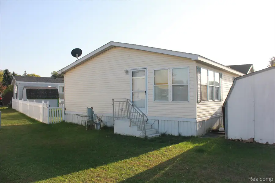 7065 El Paso Boulevard, Romulus, MI 48174 - #2