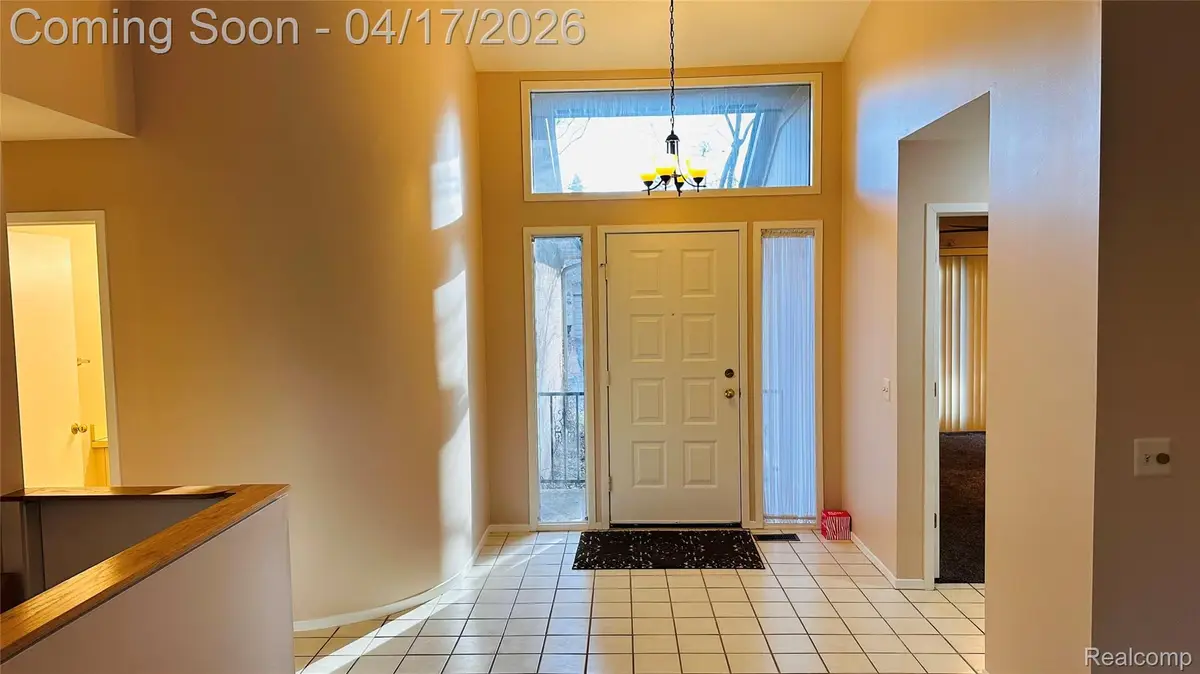 33779 Vista Drive, Farmington Hills, MI 48331 - #1