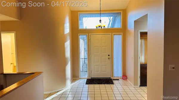 33779 Vista Drive, FarmingtonHills, MI 48331