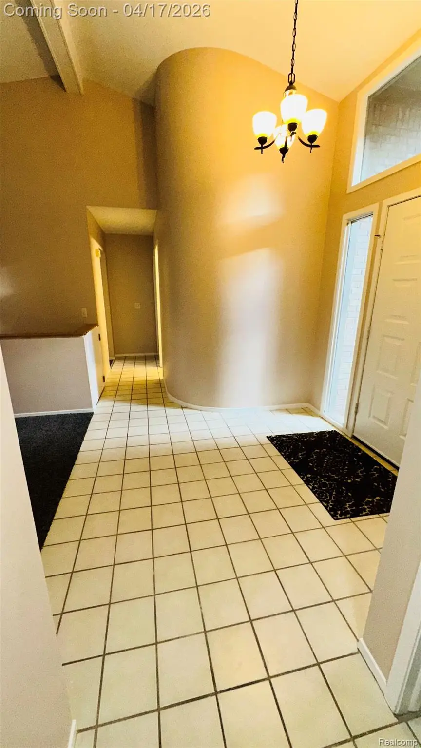 33779 Vista Drive, Farmington Hills, MI 48331 - #2