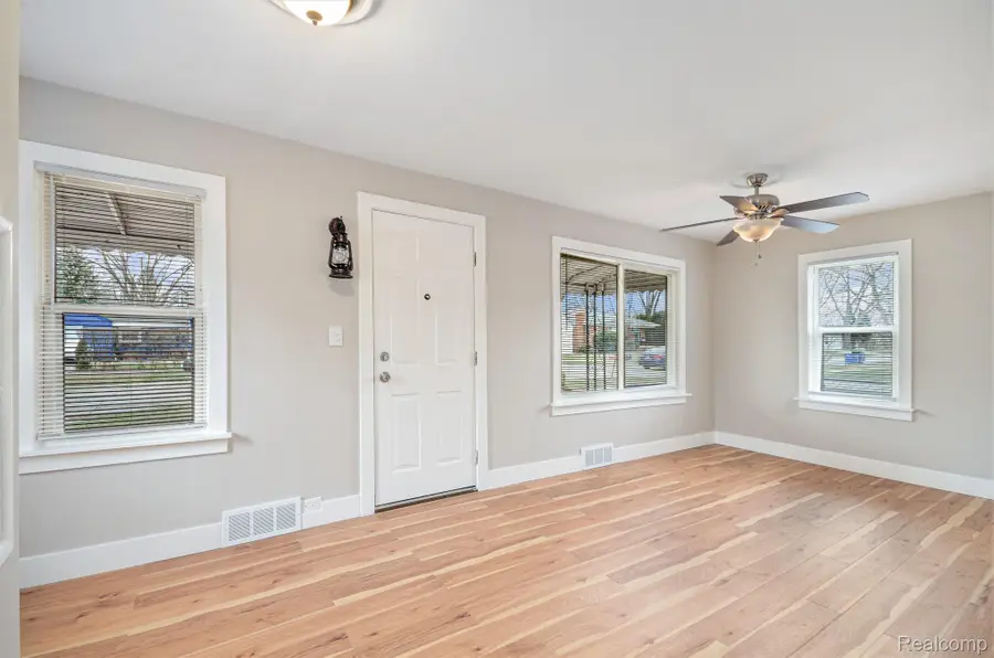 12065 Belmont Avenue, Warren, MI 48089 - #2