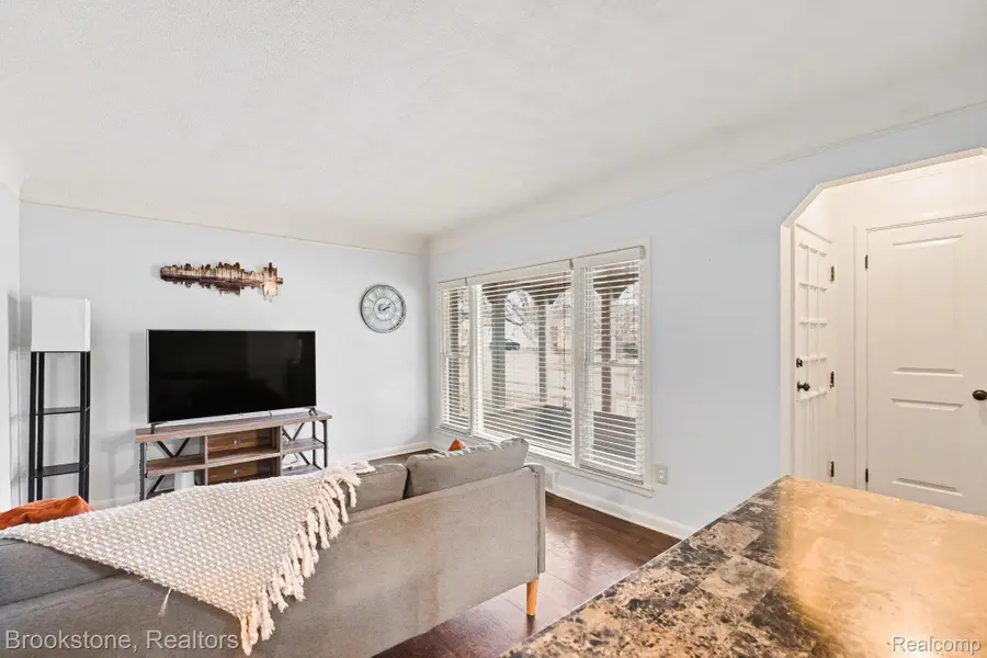 22033 Alger Street, Saint Clair Shores, MI 48080 - #2