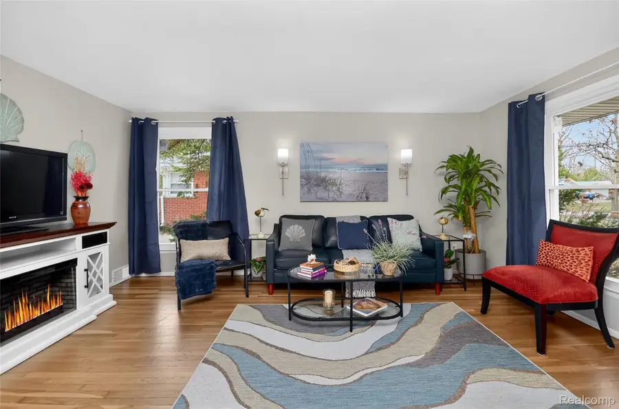 18499 Kesh Street, Southfield, MI 48076 - #2