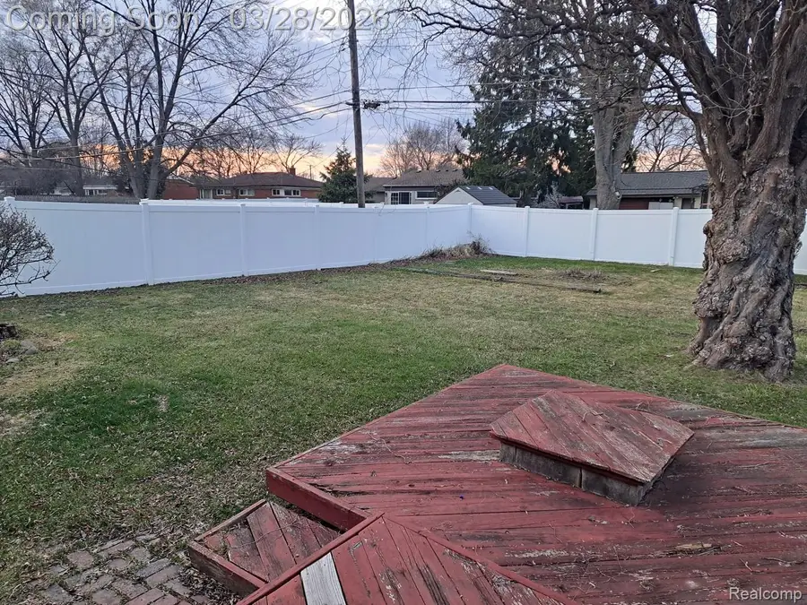 22441 E Price Drive, Clinton Township, MI 48035 - #3