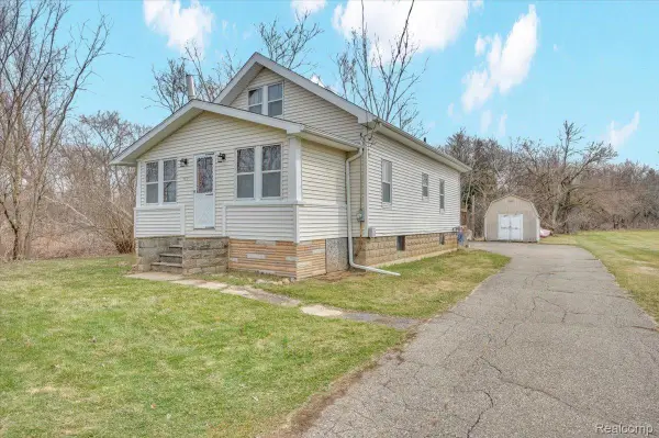 3424 N Irish Road, Davison, MI 48423