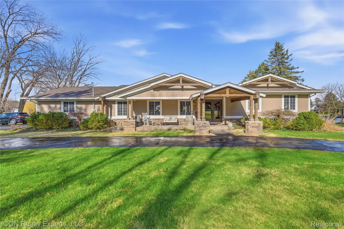 3860 E Commerce Road, Commerce Township, MI 48382 - #1