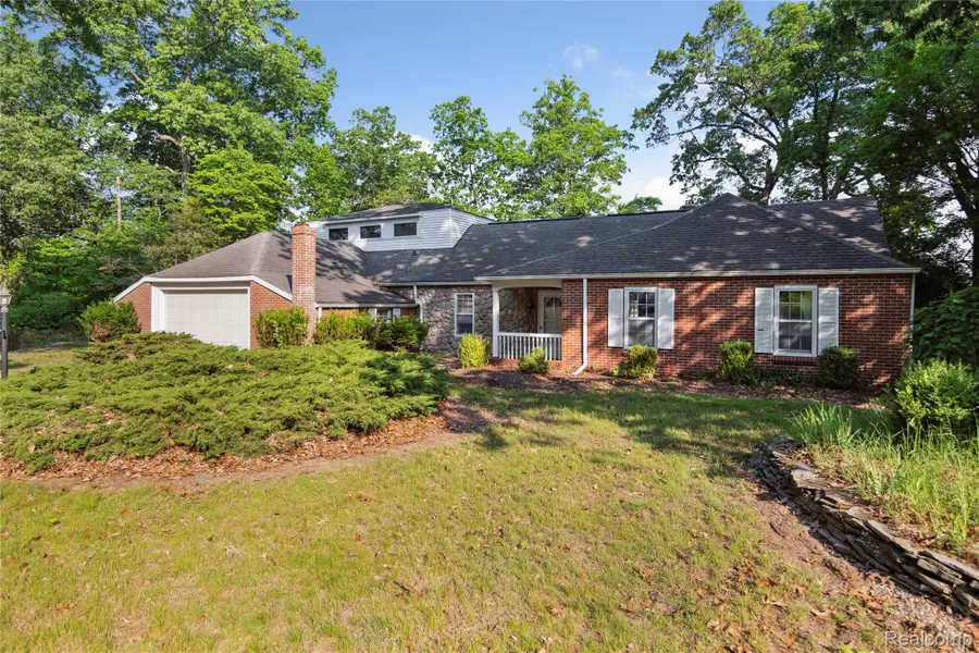 4300 W Bacon Road, Hillsdale, MI 49242 - #2