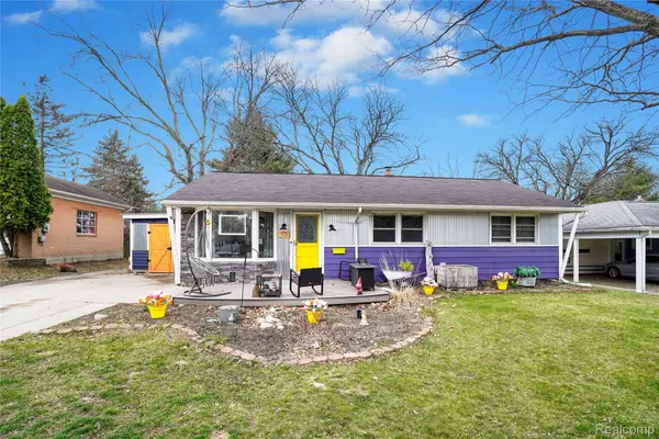 633 N Adelaide Street, Fenton, MI 48430