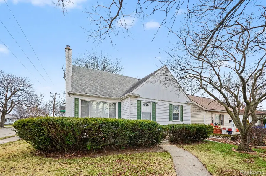 24274 Shakespeare Avenue, Eastpointe, MI 48021 - #2