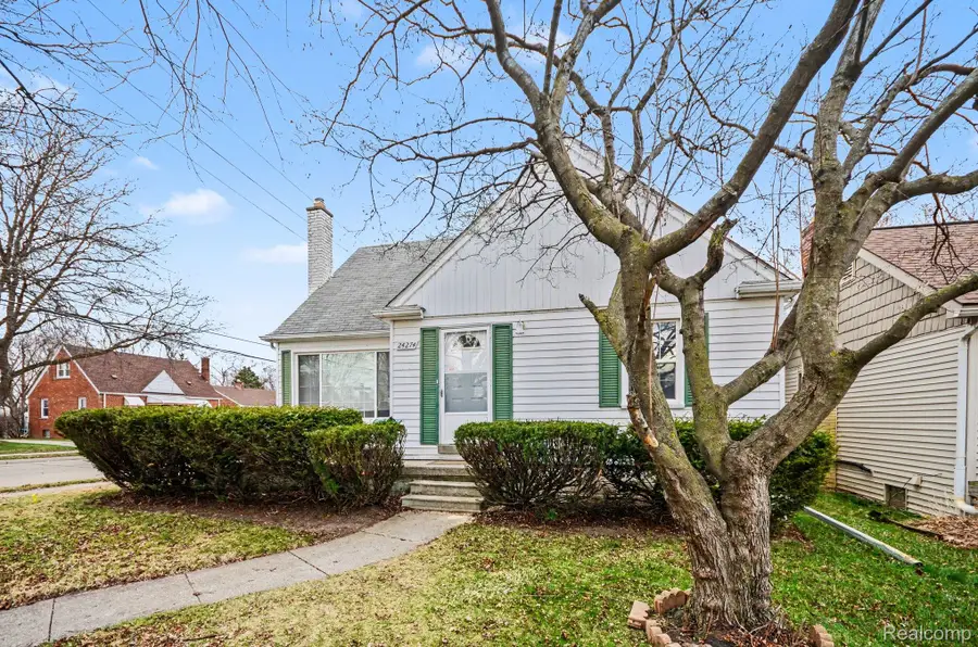 24274 Shakespeare Avenue, Eastpointe, MI 48021 - #3