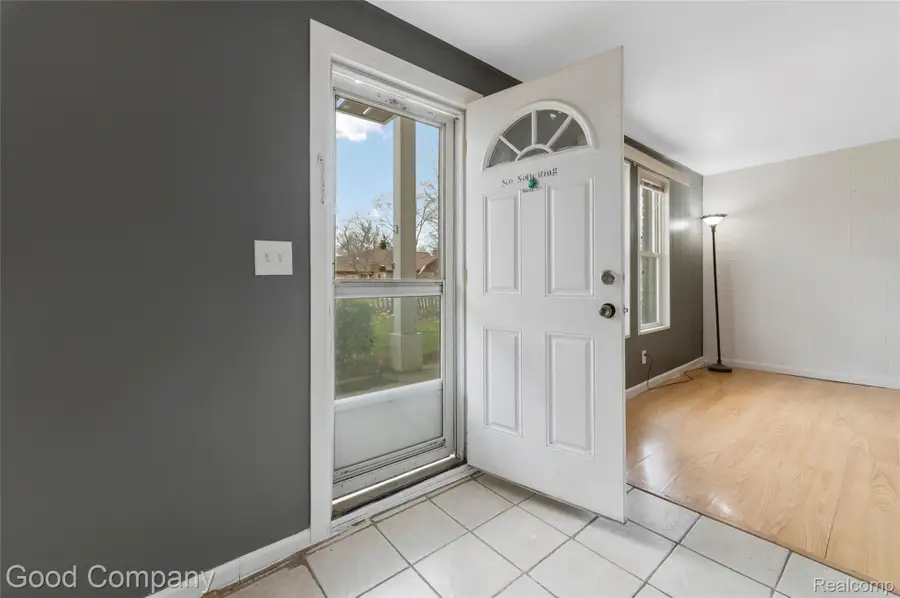 21560 Collingham Avenue, Farmington, MI 48336 - #2