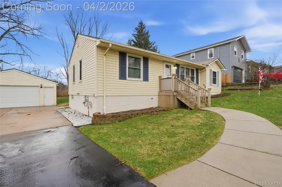 5766 Parkdale Street, Utica, MI 48317 - #2